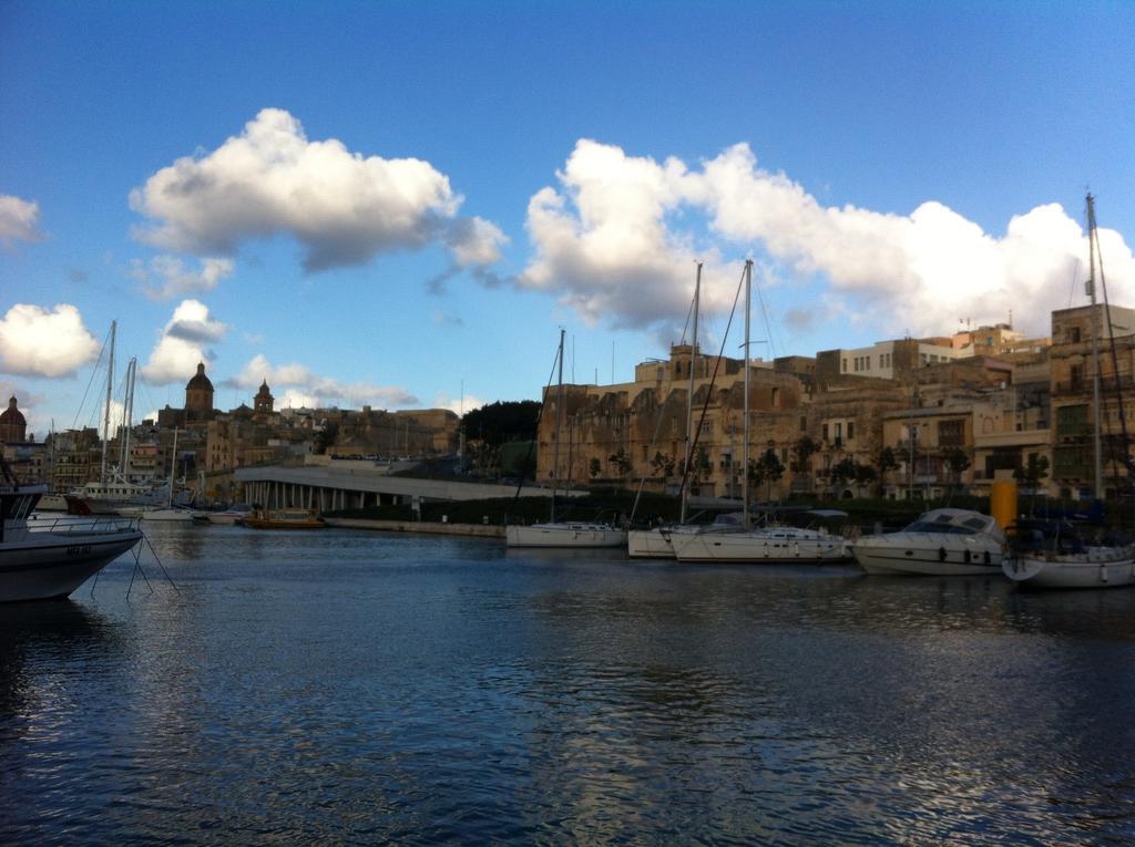 Genista Apartment Kalkara 部屋 写真